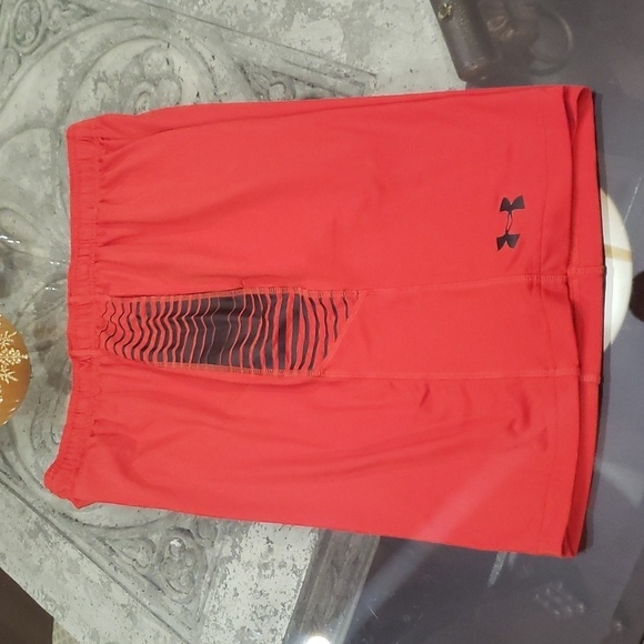 UNDER ARMOUR MEN'S HEAT GEAR LARGE SHORTS LOKE NEW - Picture 7 of 10